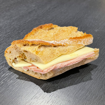バケットサンド　ハムチーズ